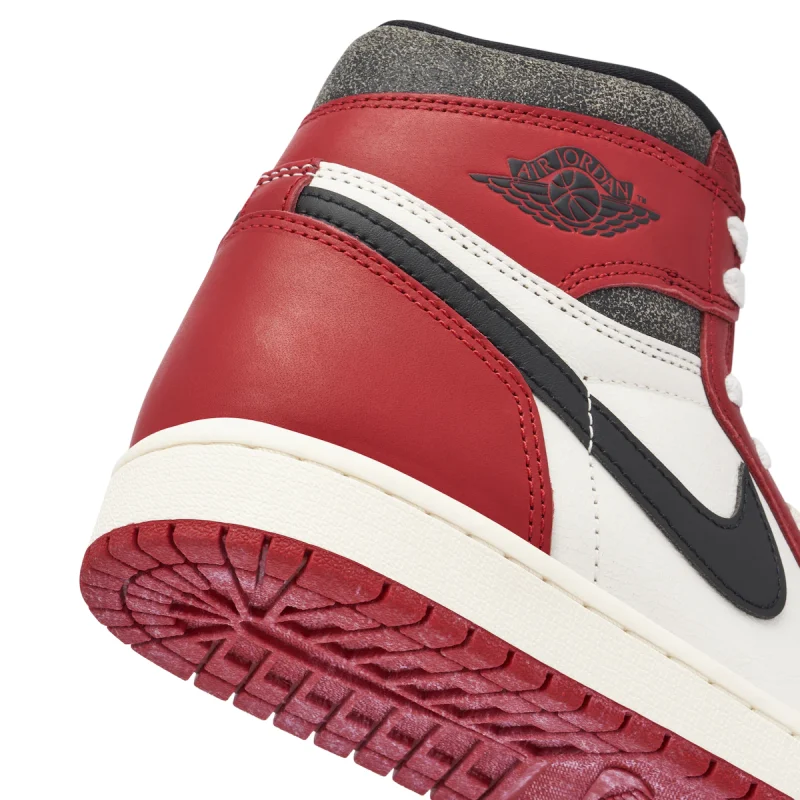AIR JORDAN 1 HIGH OG CHICAGO LOST AND FOUND